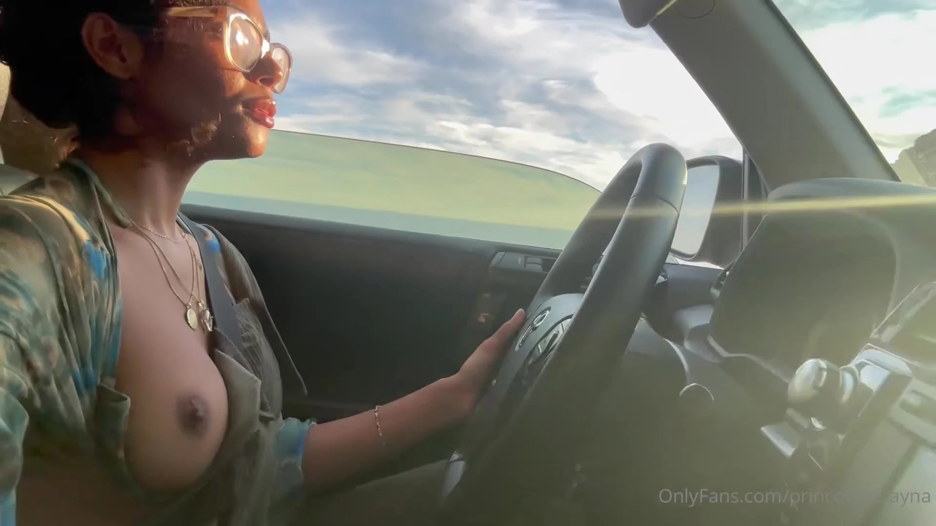 onlyfans model Helayna Marie shows her big tits driving