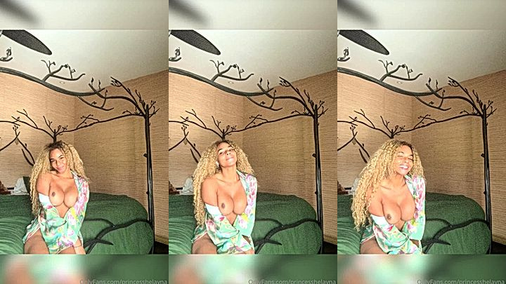 naked stepsis Helayna Marie sitting on the bed onlyfans leak