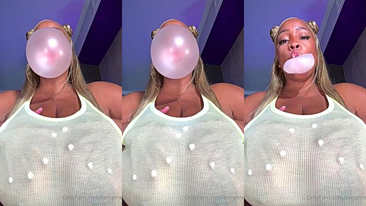 busty sexy model Temptress119 shake her big sexy boobs hard in his video