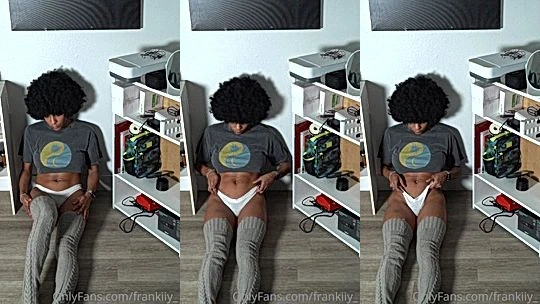 Frankiiy undeesses to show off her amazing boobs