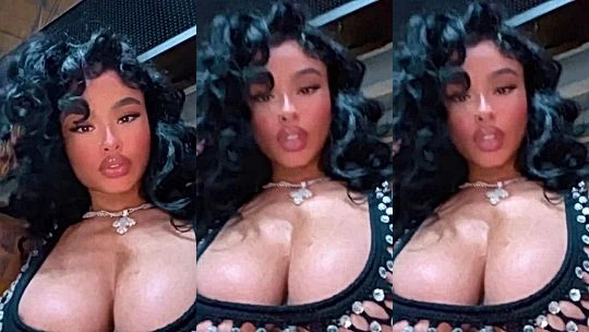 wild pretty onlyfans model Indialove shows her natural boobs in lingerie