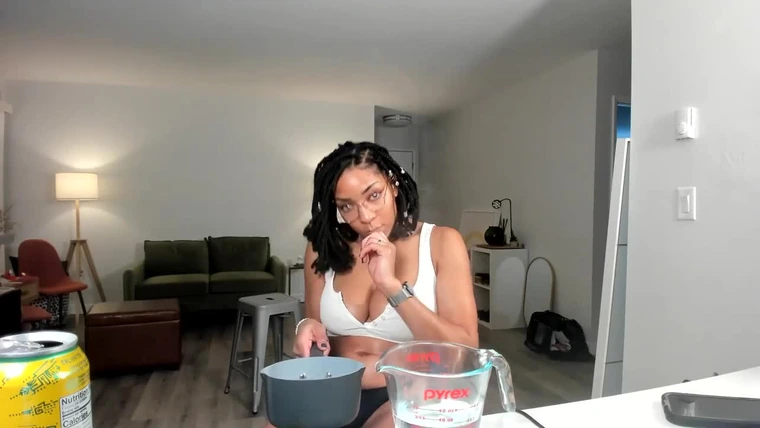 horny stepsis Frankiiy masturbating after eating