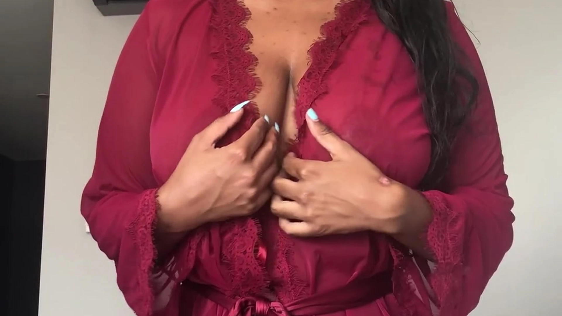 sexy onlyfans slut Prissy Blaire’s sexy body striptease while you watch