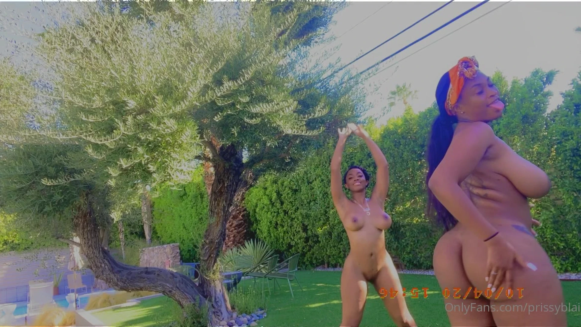 nasty sexy model Prissy Blaire fondl e her huge massive boovs and shake her big booty with her thot ghetto bitch